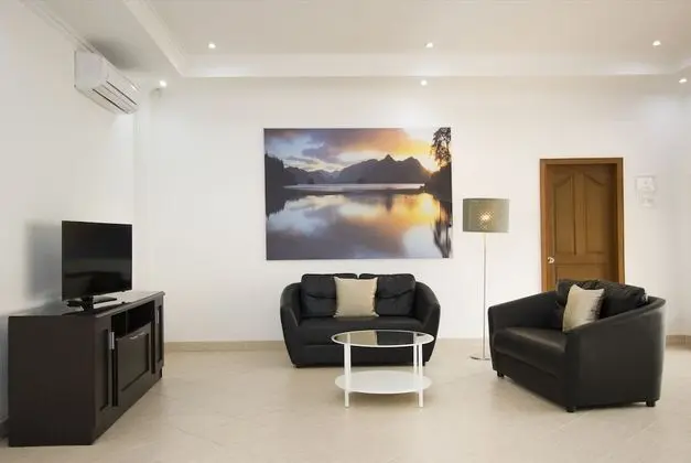Superior 2 bedroom villa with private pool and jacuzzi