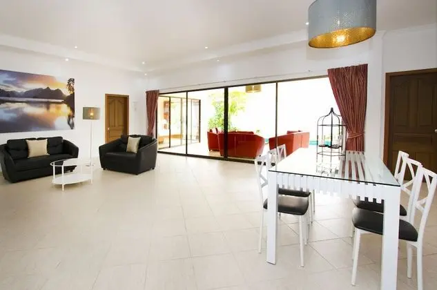 Superior 2 bedroom villa with private pool and jacuzzi