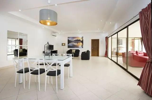 Superior 2 bedroom villa with private pool and jacuzzi