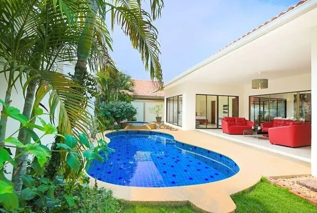 Superior 2 bedroom villa with private pool and jacuzzi
