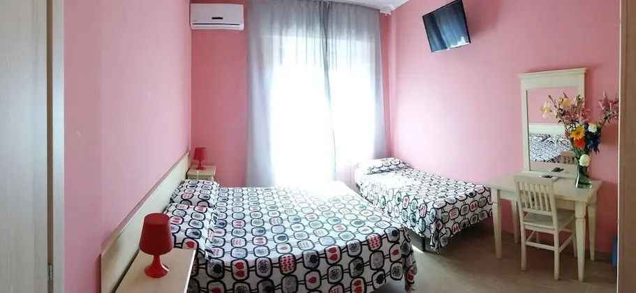 Comfort Üç Kişilik Oda, Birden Çok Yatak, Sigara İçilmez, Kısmi Deniz Manzaralı