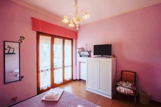 Tek Büyük veya İki Ayrı Yataklı Oda, Ortak Banyo