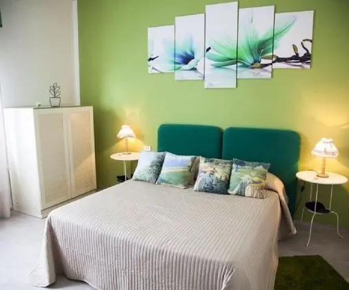 Tek Büyük veya İki Ayrı Yataklı Oda, Ortak Banyo