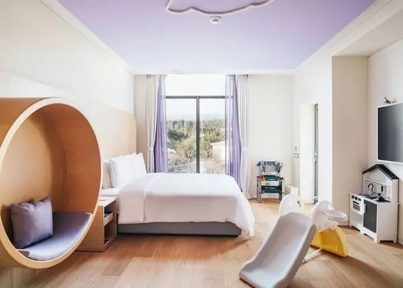 Kids Bunk Bed (Must be with children)