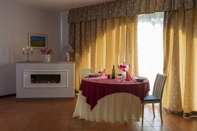 Romantic Süit, Sıcak Su Havuzu