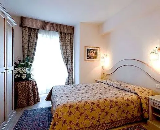 Classic Tek Büyük veya İki Ayrı Yataklı Oda