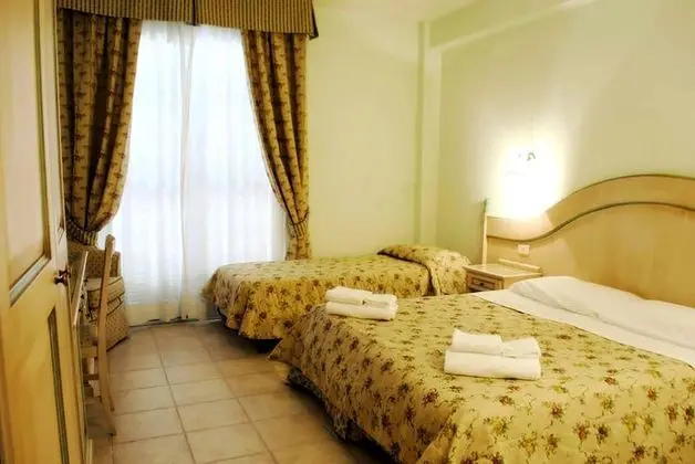 Classic Tek Büyük veya İki Ayrı Yataklı Oda