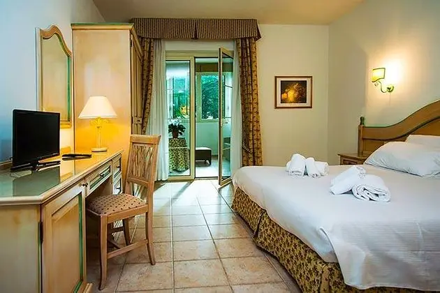 Comfort Tek Büyük veya İki Ayrı Yataklı Oda