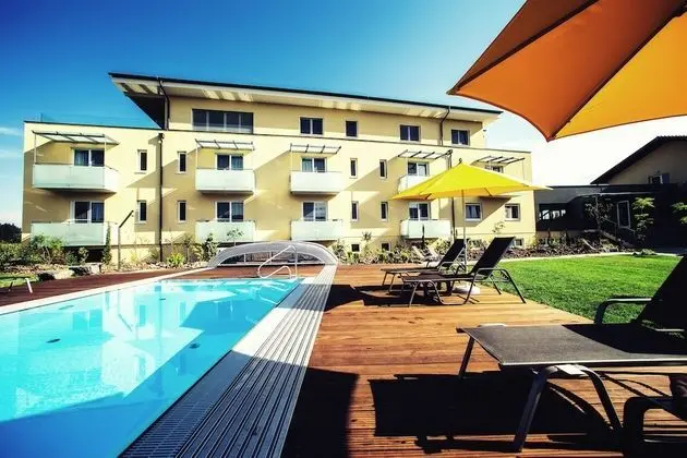 Tek Büyük Yataklı Oda, Havuz Manzaralı