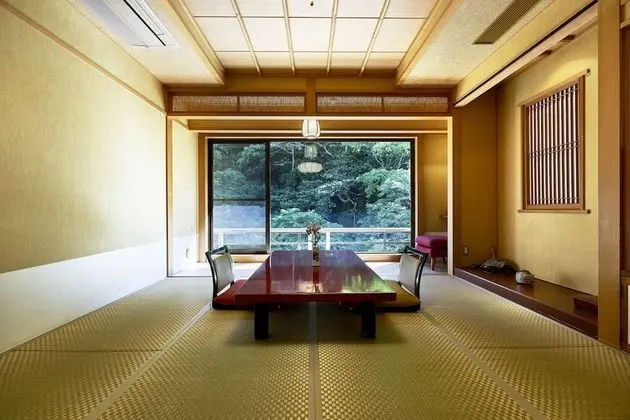 Traditional Oda, Nehir Manzaralı ( Japanese Style, Open Air Bath)