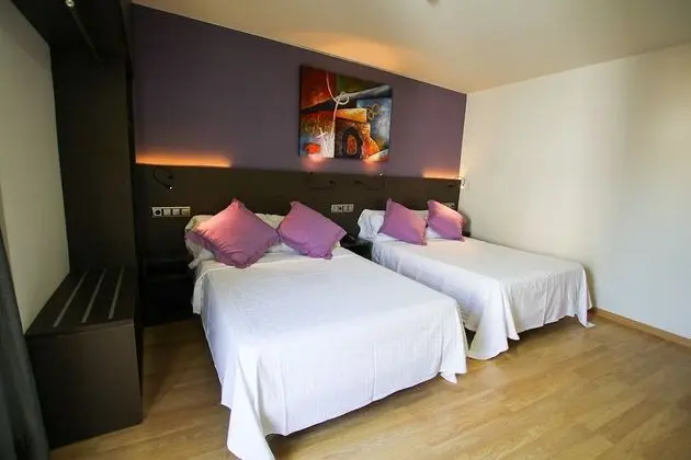 Büyük Yataklı Tek Kişilik Oda