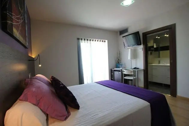 Büyük Yataklı Tek Kişilik Oda