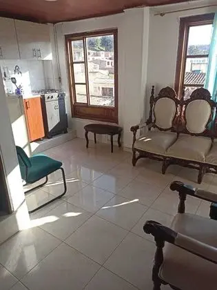 Basic Oda, Şehir Manzaralı