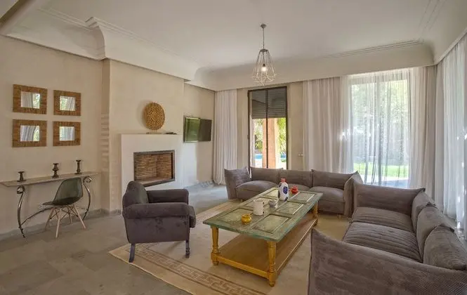 Luxury Villa (4 Suites Luxe)