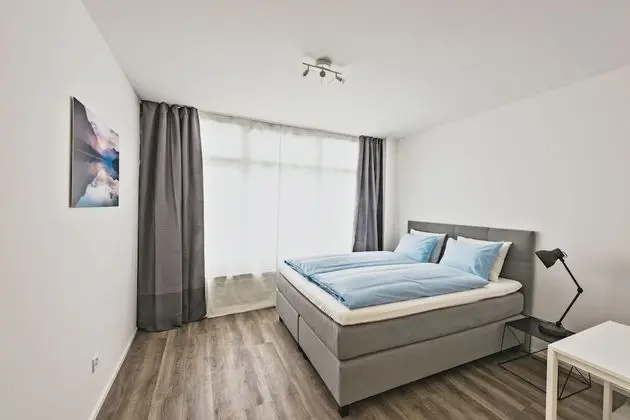Deluxe Studio