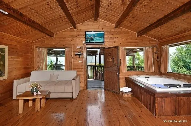 Kulübe, 1 Büyük (Queen) Boy Yatak ve Çekyat, Göl Manzaralı