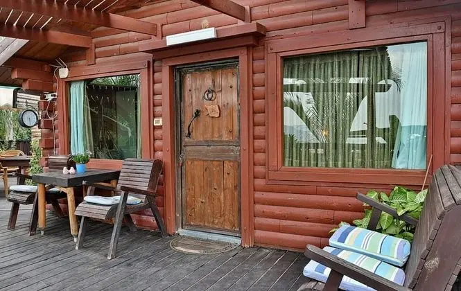 Kulübe, 1 Büyük (Queen) Boy Yatak ve Çekyat, Göl Manzaralı