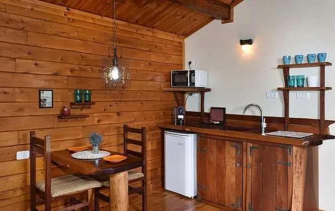 Kulübe, 1 Büyük (Queen) Boy Yatak ve Çekyat, Göl Manzaralı