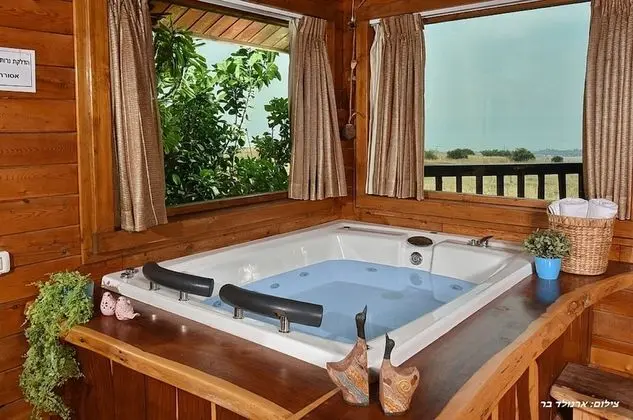 Kulübe, 1 Büyük (Queen) Boy Yatak ve Çekyat, Göl Manzaralı