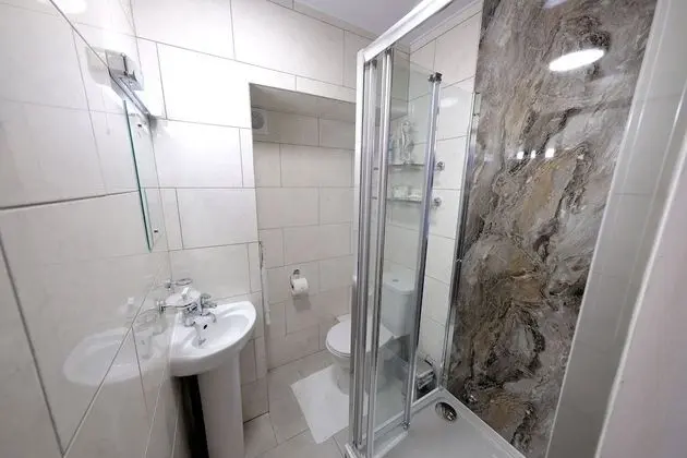 Standard Tek Büyük Yataklı Oda