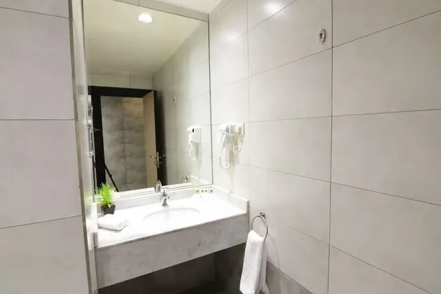 Comfort Tek Büyük veya İki Ayrı Yataklı Oda