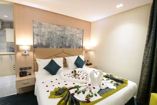 Deluxe Tek Büyük Yataklı Oda