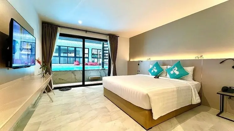 Deluxe Tek Büyük veya İki Ayrı Yataklı Oda, Havuz Kullanımı