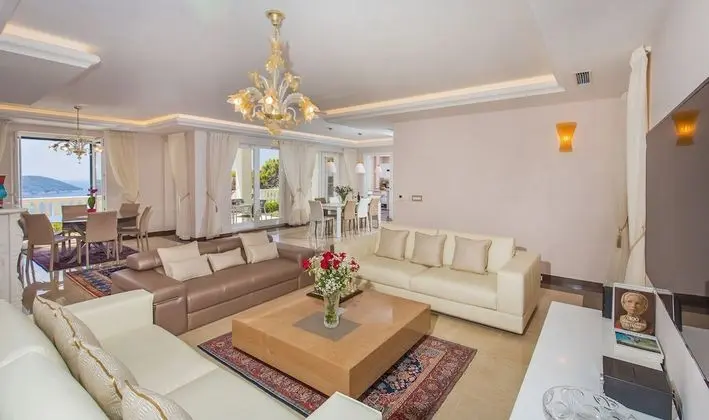 Deluxe Villa