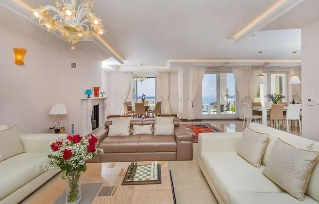 Deluxe Villa