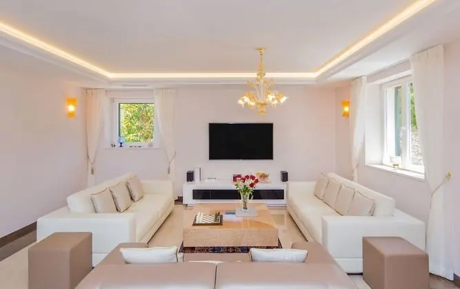 Deluxe Villa