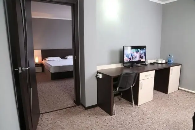 City Üç Kişilik Oda