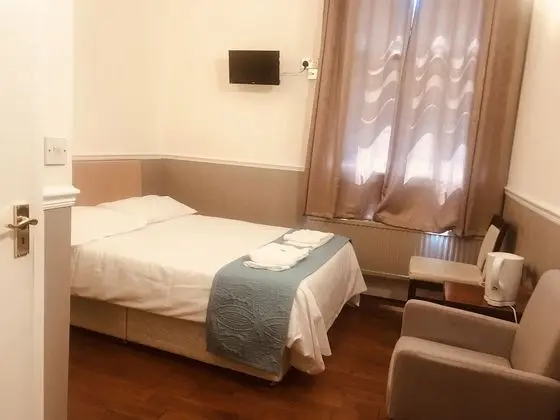 Tek Büyük Yataklı Oda, 1 Çift Kişilik Yatak