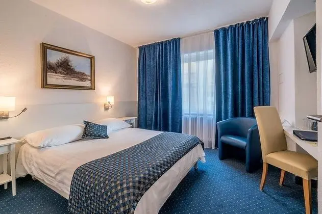 Tek Büyük Yataklı Oda, Liman Manzaralı (15 sqm)