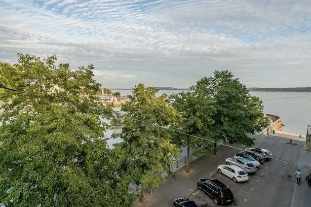 Tek Büyük Yataklı Oda, Liman Manzaralı (15 sqm)