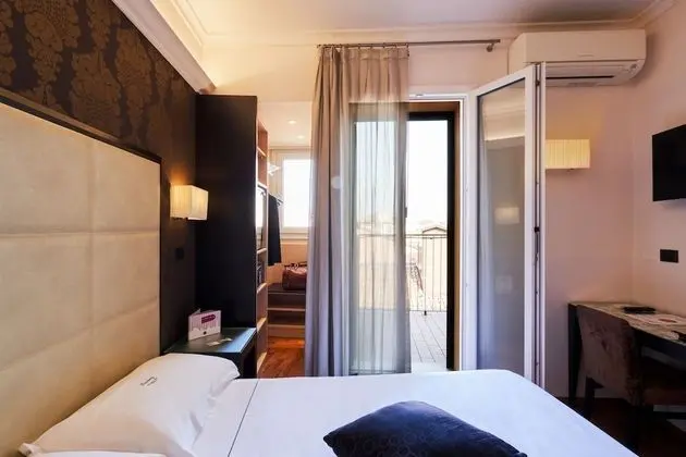 French Bed con vista
