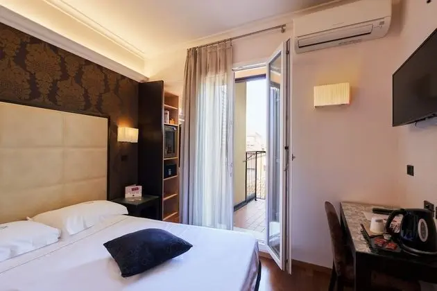 French Bed con vista