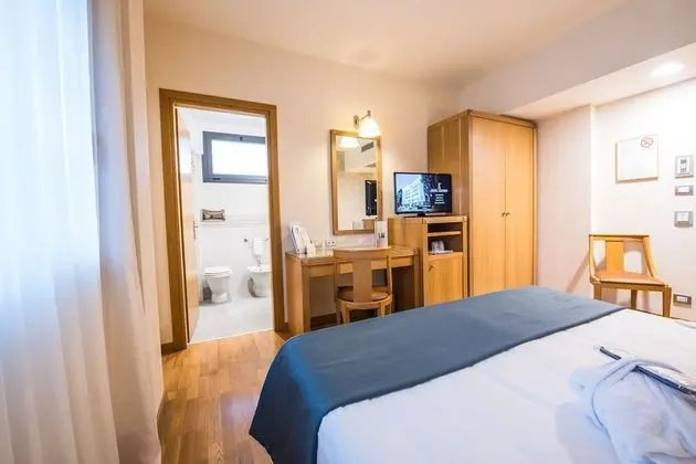 Classic Büyük Yataklı Tek Kişilik Oda