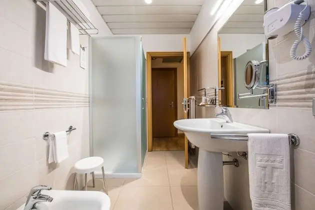 Classic Büyük Yataklı Tek Kişilik Oda