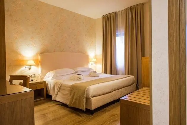 Superior Büyük Yataklı Tek Kişilik Oda