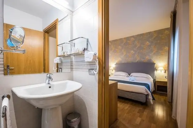 Tek Büyük veya İki Ayrı Yataklı Oda