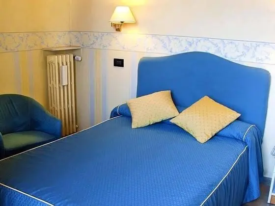 Büyük Yataklı Tek Kişilik Oda