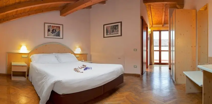 Standard Tek Büyük veya İki Ayrı Yataklı Oda, Ek Bina