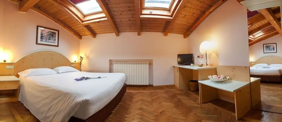 Standard Tek Büyük veya İki Ayrı Yataklı Oda, Ek Bina