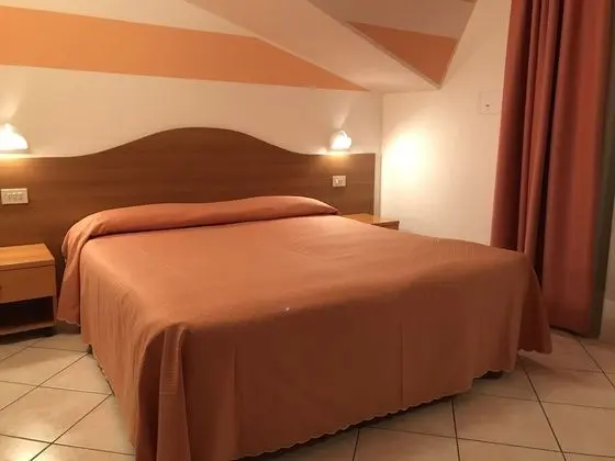 Piccola, in mansarda