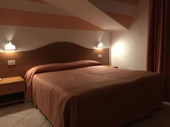 Piccola, in mansarda