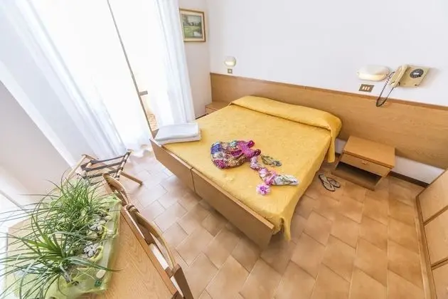 Standard Tek Büyük veya İki Ayrı Yataklı Oda