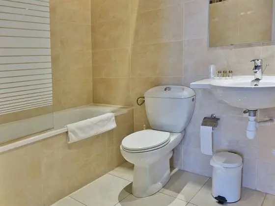 Üç Kişilik Oda