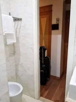 Büyük Yataklı Tek Kişilik Oda