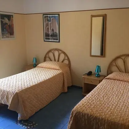 Tek Büyük veya İki Ayrı Yataklı Oda