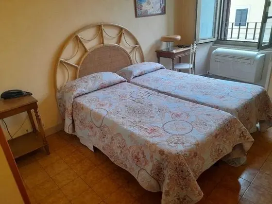 Tek Büyük veya İki Ayrı Yataklı Oda